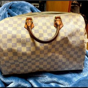CREAM LOUIS VUITTON SPEEDY BAG